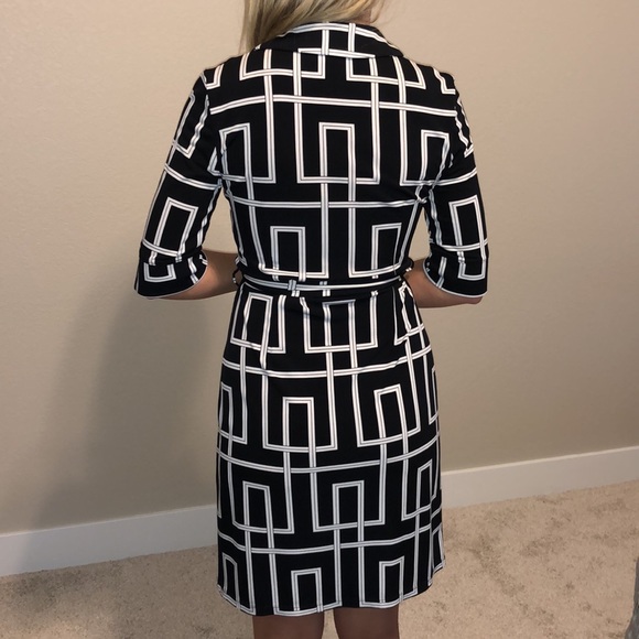 White House black market Women’s Size 2 Dress - Picture 3 of 6